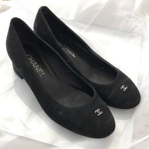 CHANEL mid heel shoes